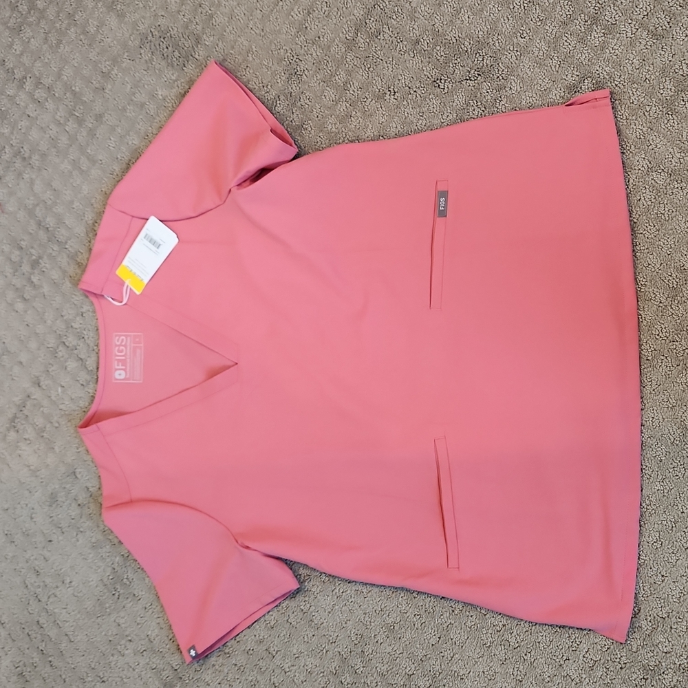 New with tags Figs pink Casma top